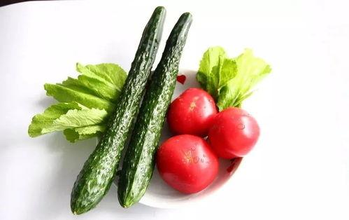 小瓜多人吃怎么切块,巧手切块新体验