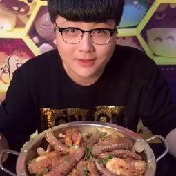 挑战吃瓜的食物视频,揭秘网红美食视频背后的疯狂食趣
